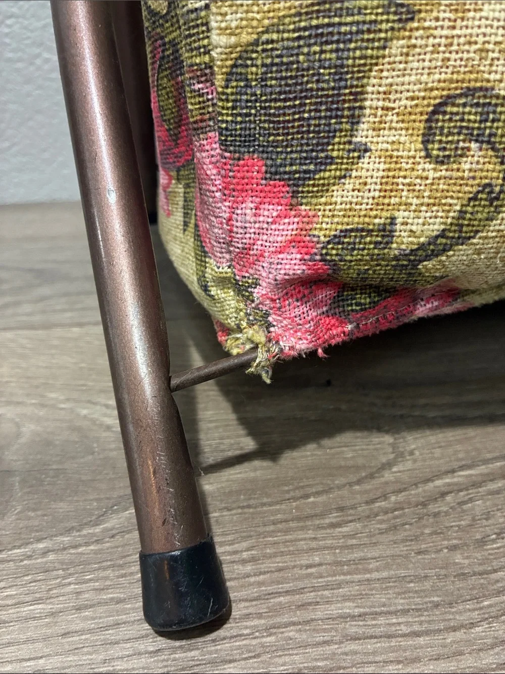 Vintage Cottagecore Foldable Sewing Knitting Magazine Caddy